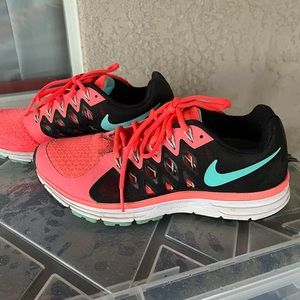 Women running tennis shoes